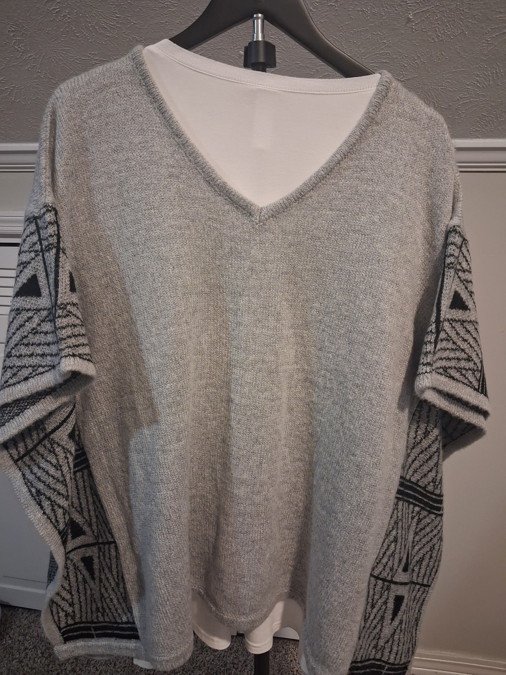 Chico's Gray V-Neck Sweater with Black Geometric Sleeves